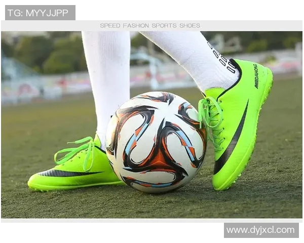 适合各种场地的足球鞋推荐让你在比赛中尽显风采